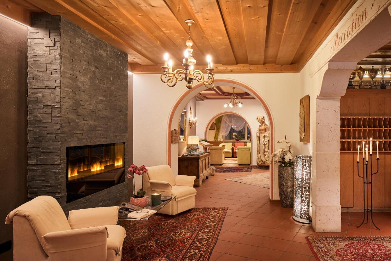 Dolomites Wellness Hotel Savoy La Villa  Dış mekan fotoğraf