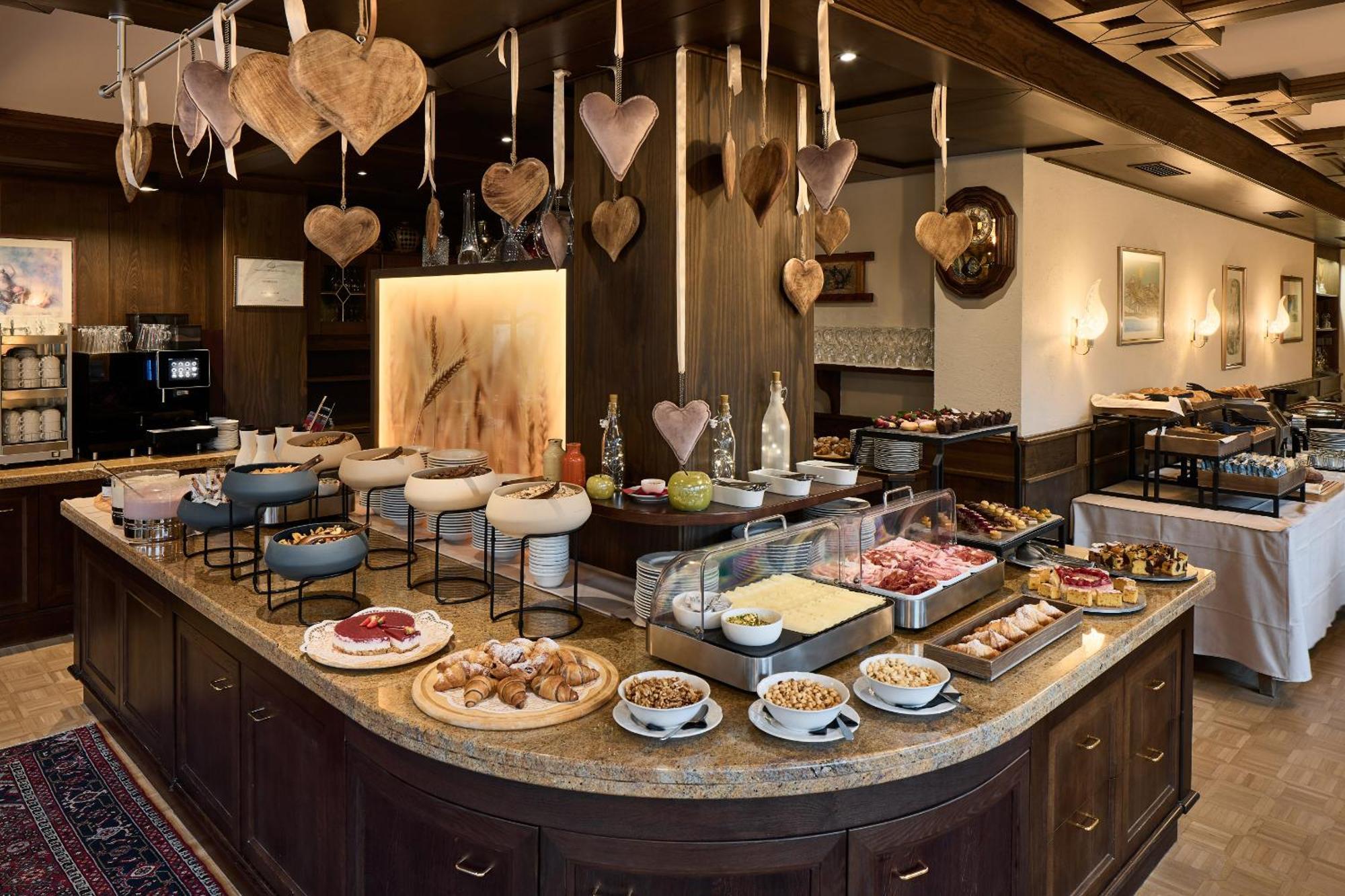 Dolomites Wellness Hotel Savoy La Villa  Dış mekan fotoğraf